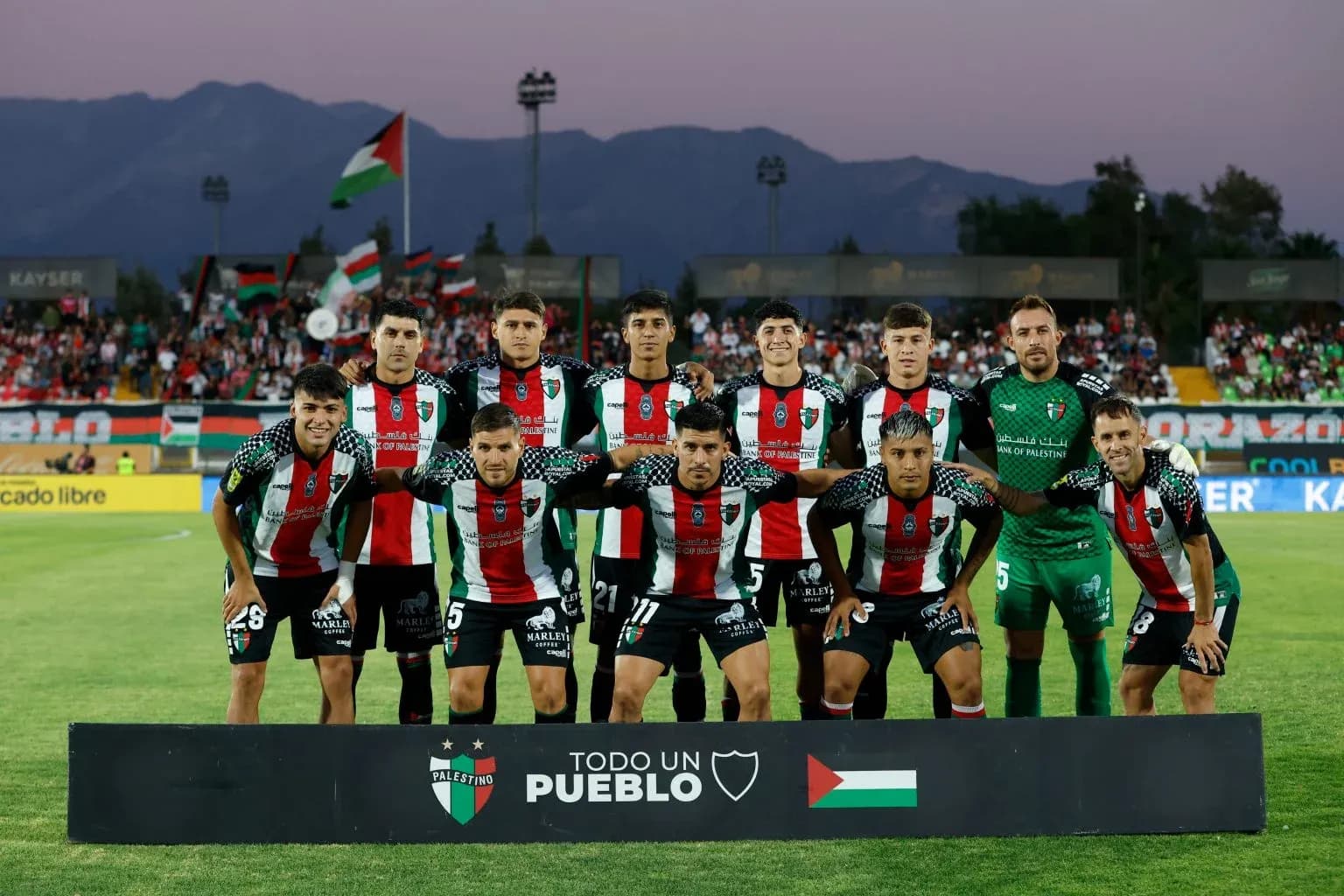 Equipo Palestino posando antes del partido