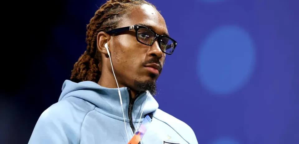 Jugador de Inglaterra con auriculares antes del partido