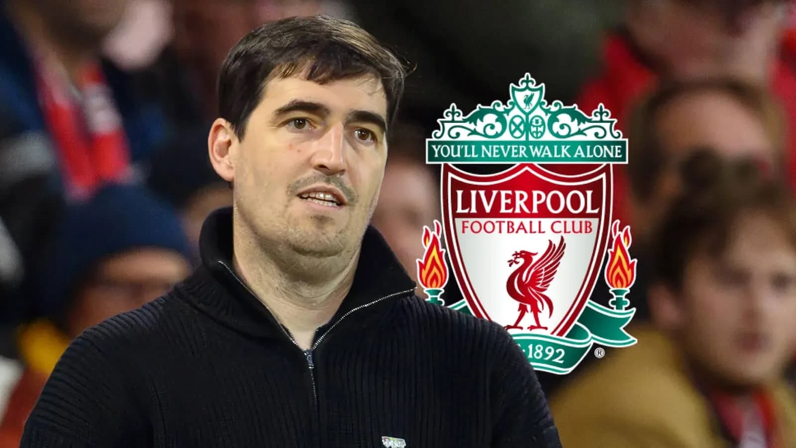 Hombre en estadio con logo de Liverpool detrás