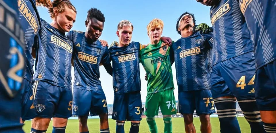 Jugadores de Philadelphia Union II en círculo