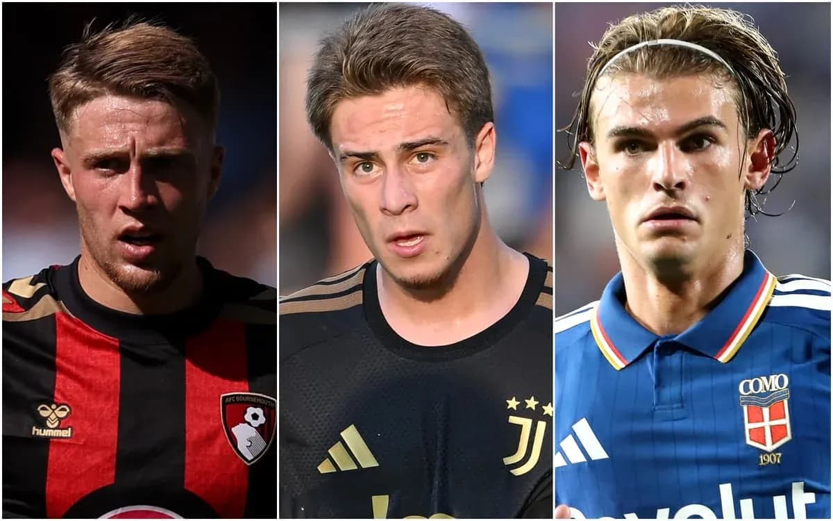 Tres jugadores de fútbol en diferentes camisetas de clubes