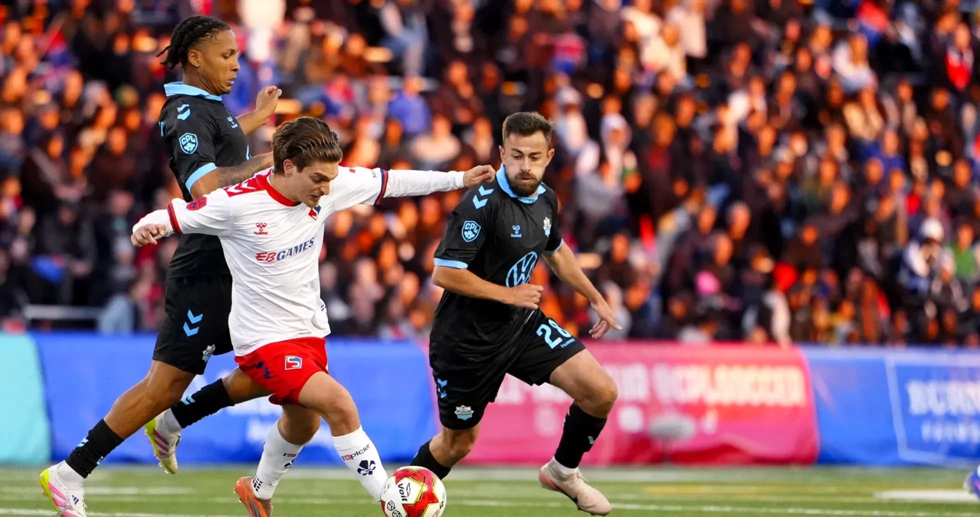 Jugador de HFX Wanderers FC en acción
