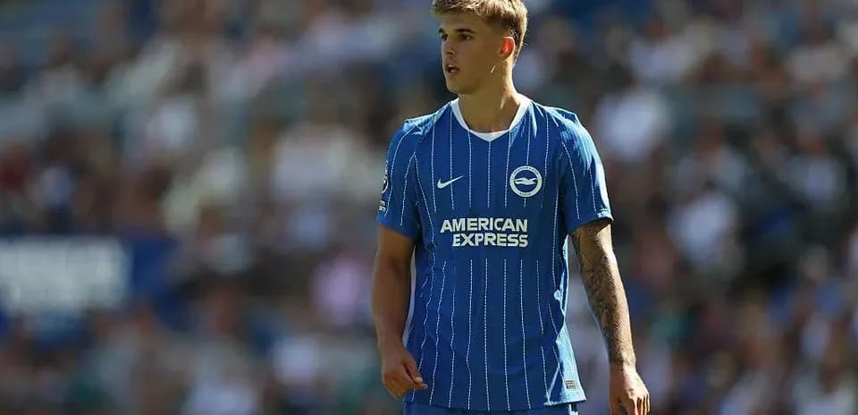 Jugador de Brighton en acción durante un partido