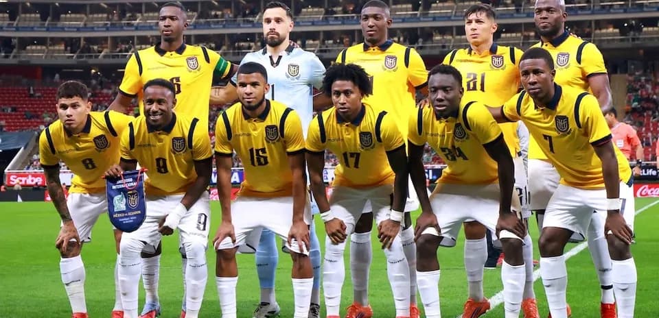 Jugadores de Ecuador posando para la foto