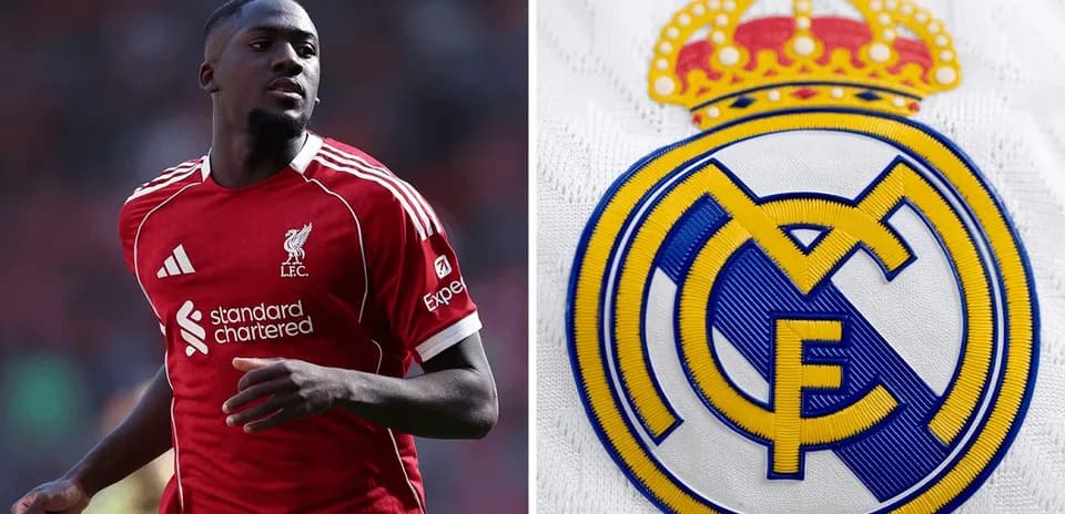 Jugador de Liverpool y escudo del Real Madrid