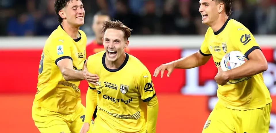 Jugadores del Parma celebrando un gol en el partido