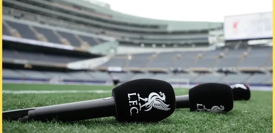 Micrófonos de LFC en el campo de juego