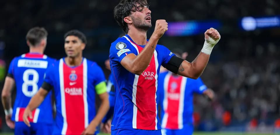 Jugador de PSG celebrando un gol en partido