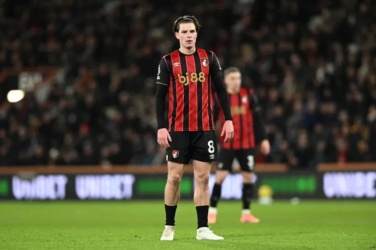 Jugador de Bournemouth en el campo durante un partido