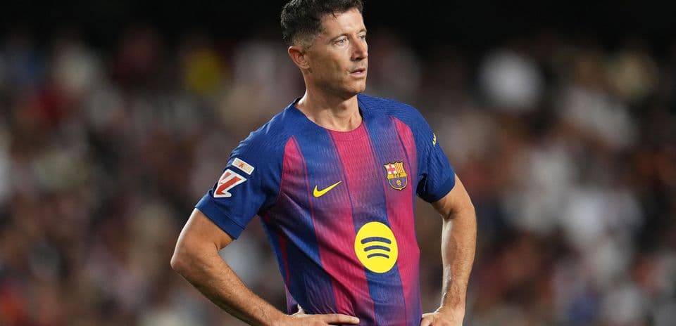 Jugador del FC Barcelona en el campo durante partido