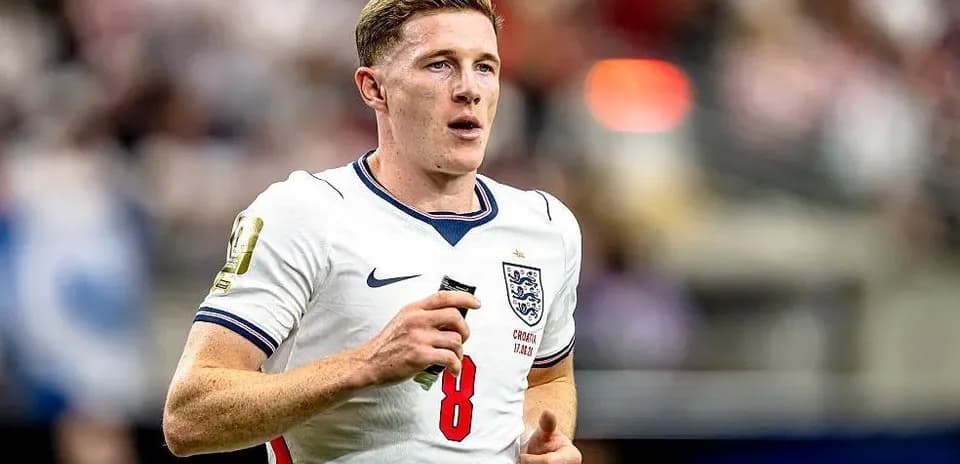 Jugador de Inglaterra corriendo en el campo de juego