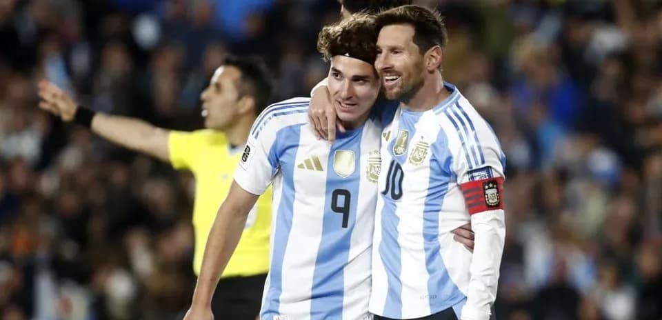 Jugadores argentinos celebrando en el partido