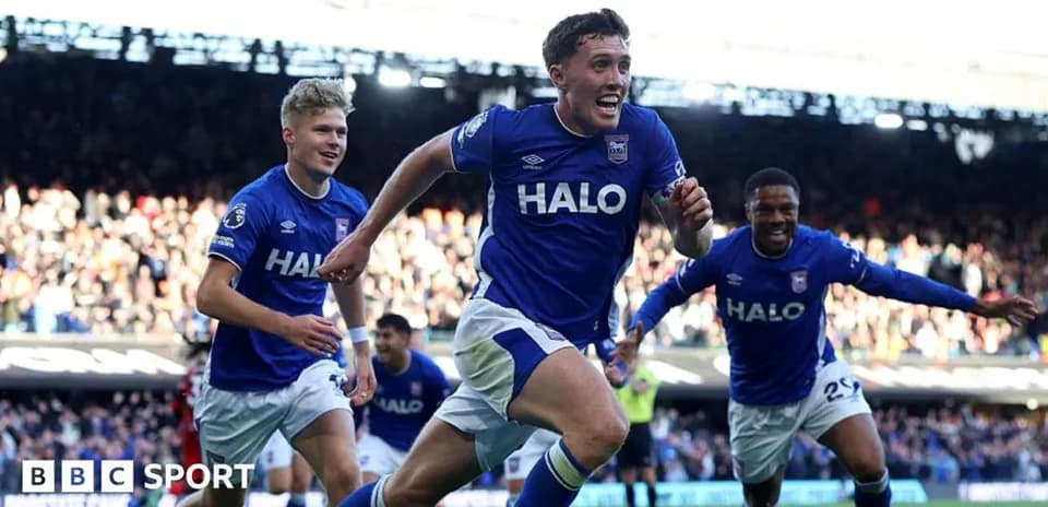 Jugadores de Ipswich celebrando un gol en el partido