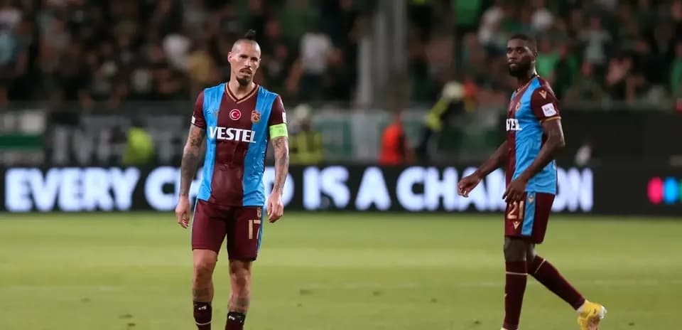 Jugadores de Trabzonspor en el partido