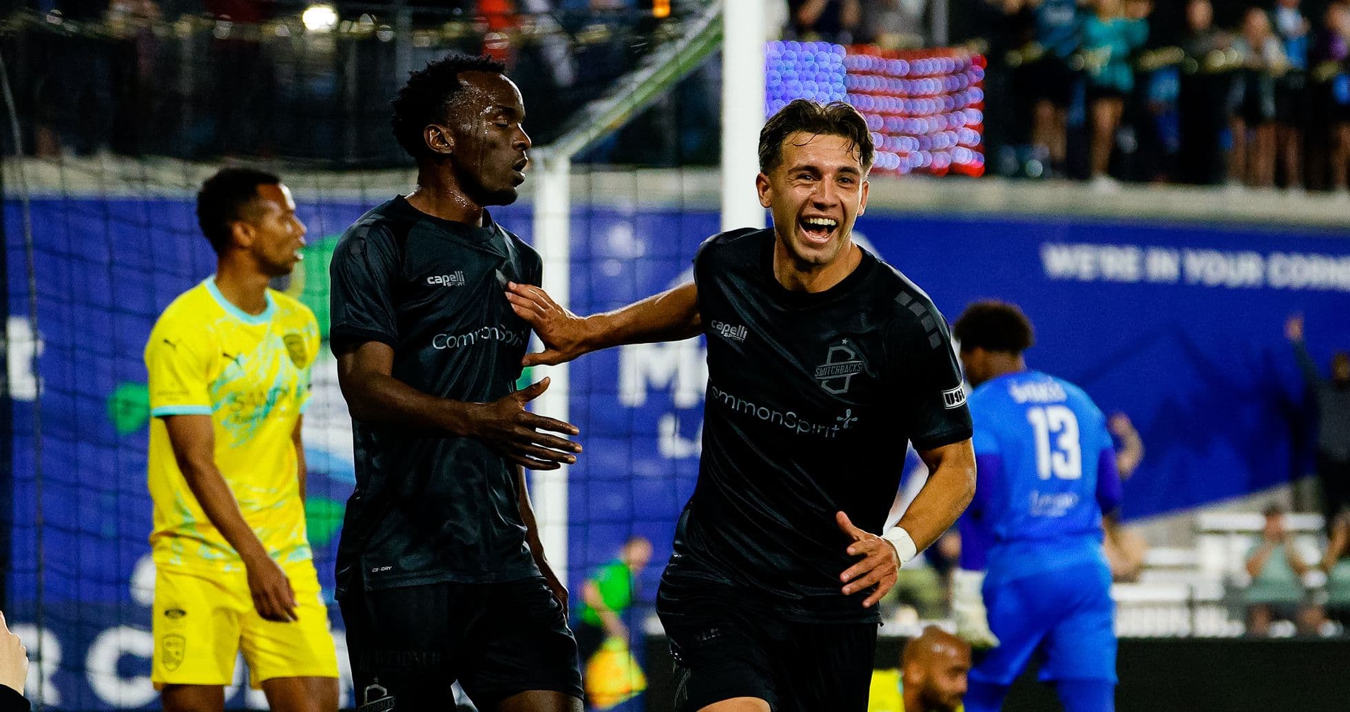 Celebración de jugadores de Colorado Springs