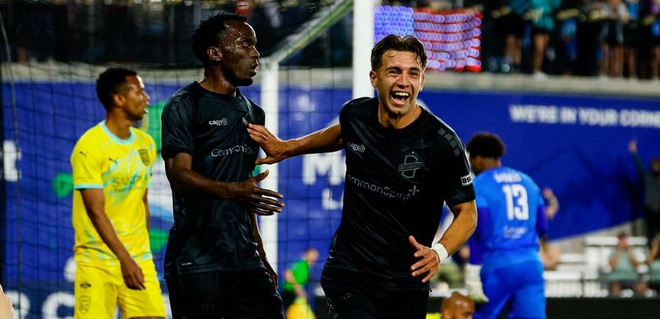 Celebración de jugadores de Colorado Springs
