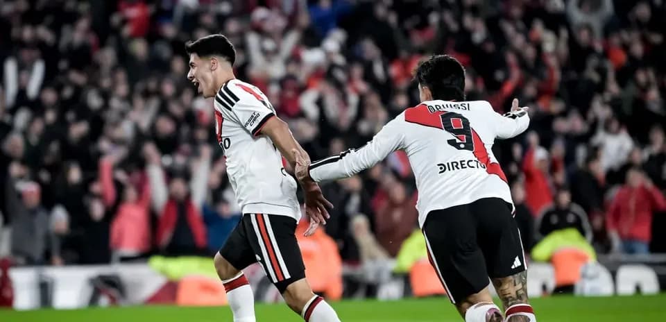 Jugadores de River Plate celebrando un gol