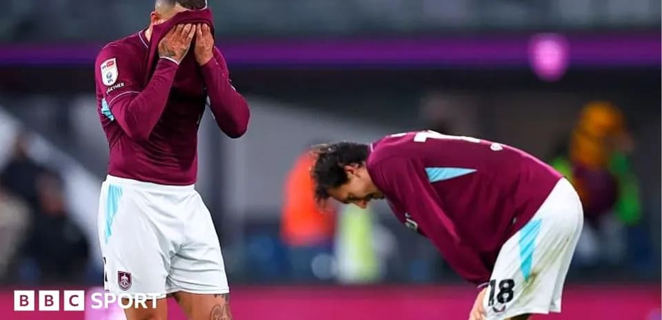 Jugadores de West Ham mostrando frustración tras el partido