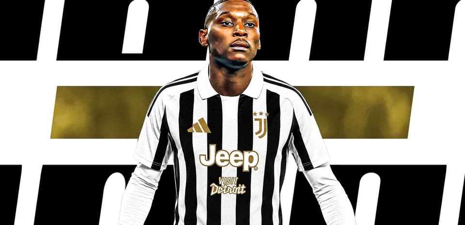 Jugador de Juventus con camiseta a rayas blancas y negras