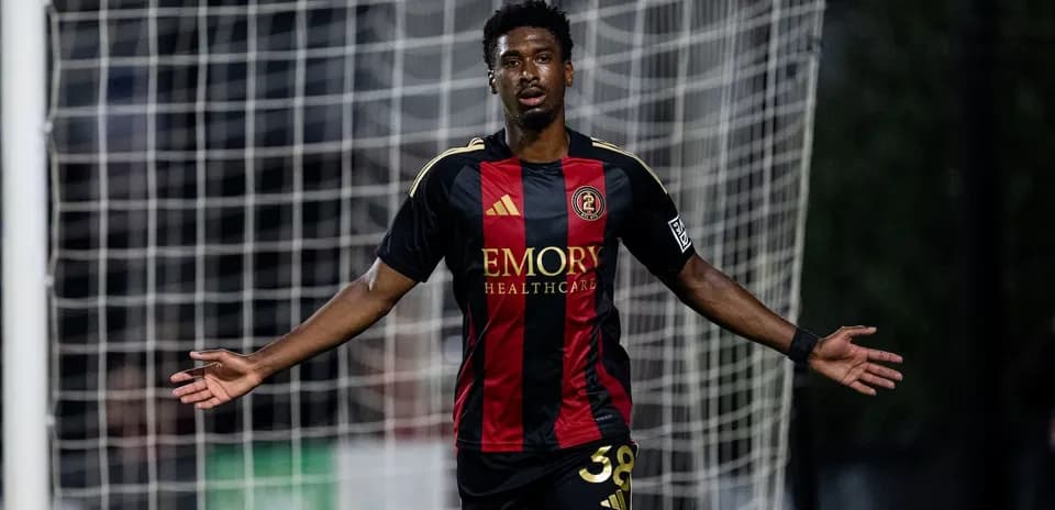 Jugador de Atlanta United II celebrando un gol