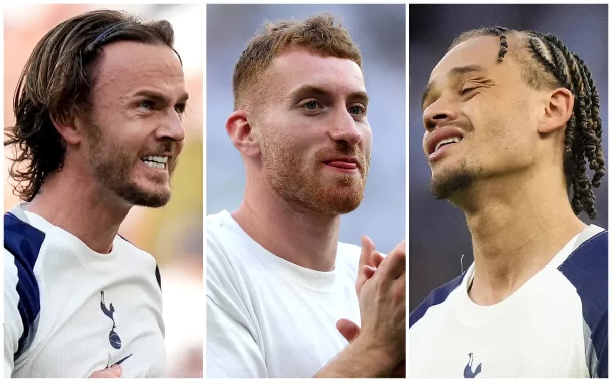 Tres jugadores de Tottenham en uniforme durante entrenamiento