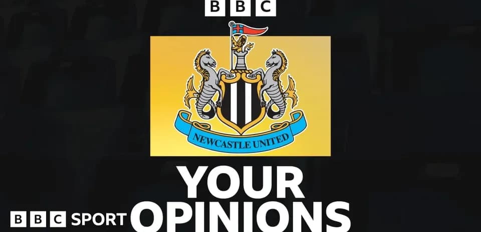 Logo de Newcastle United con texto de opiniones