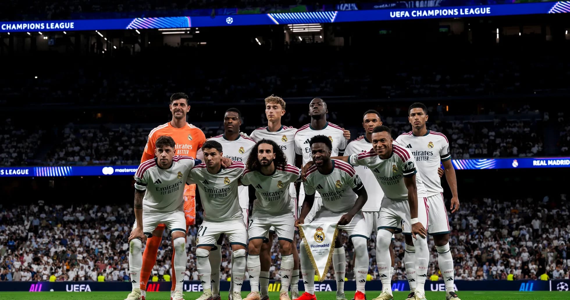 Jugadores del Real Madrid posando antes del partido