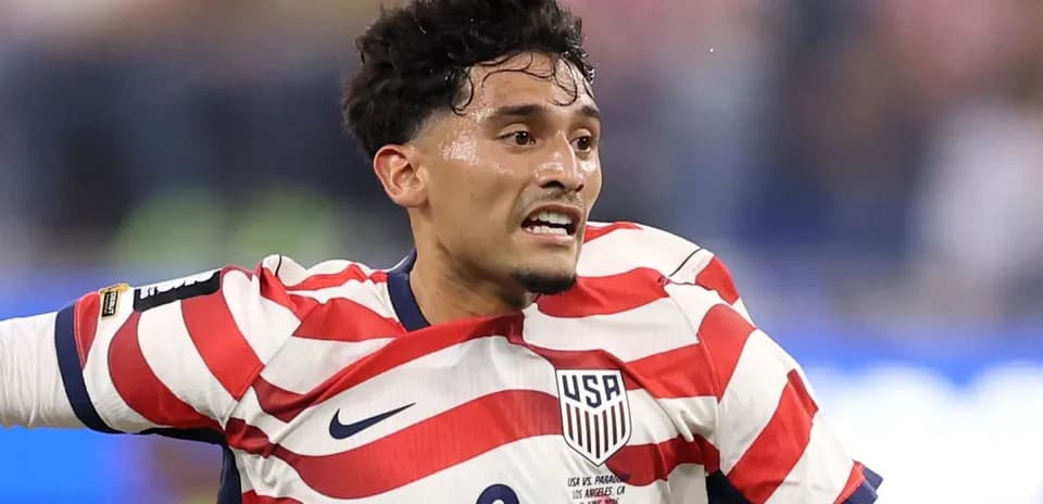 Jugador de Estados Unidos en acción durante partido