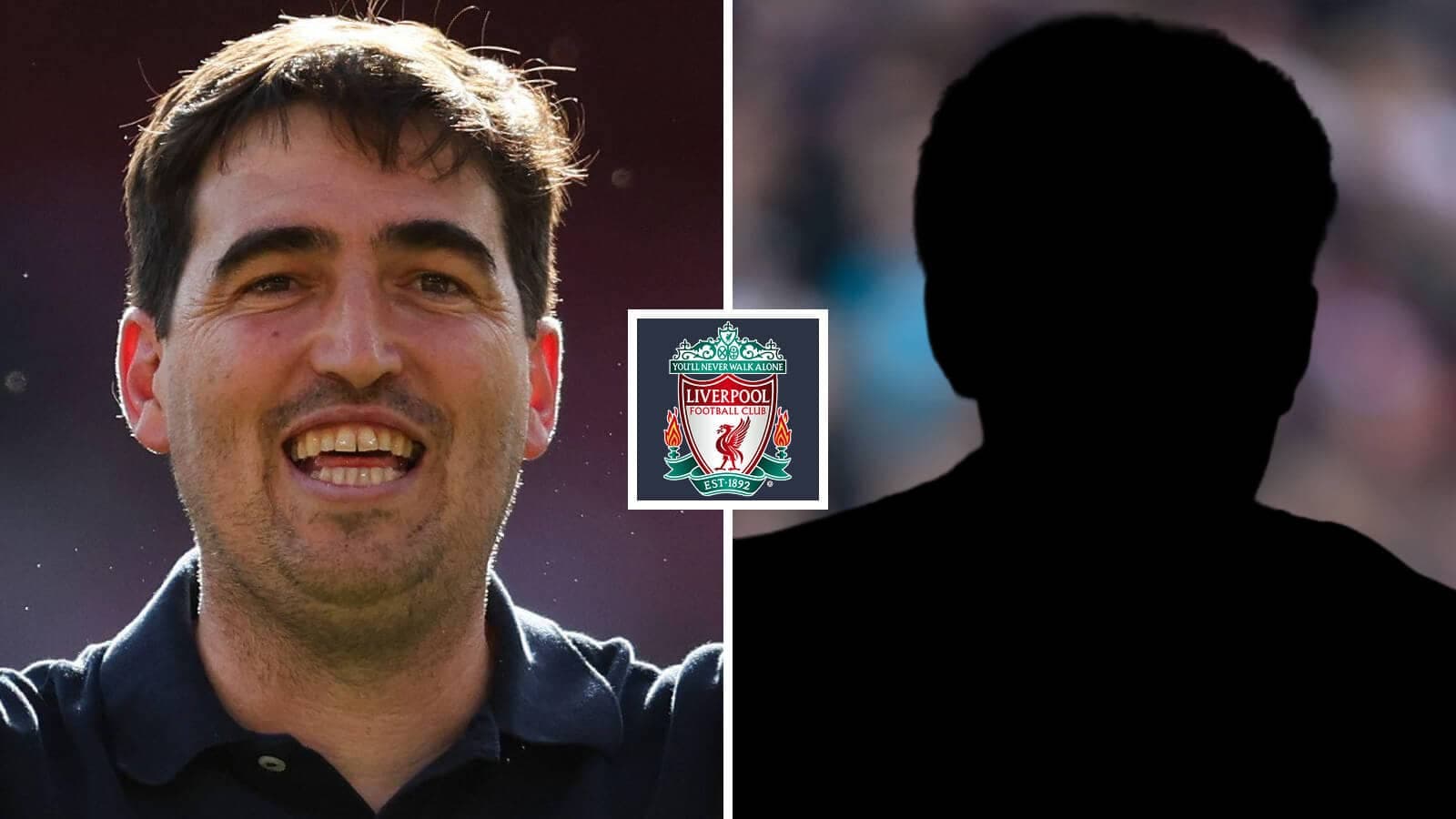 Entrenador sonriente junto al logo del Liverpool
