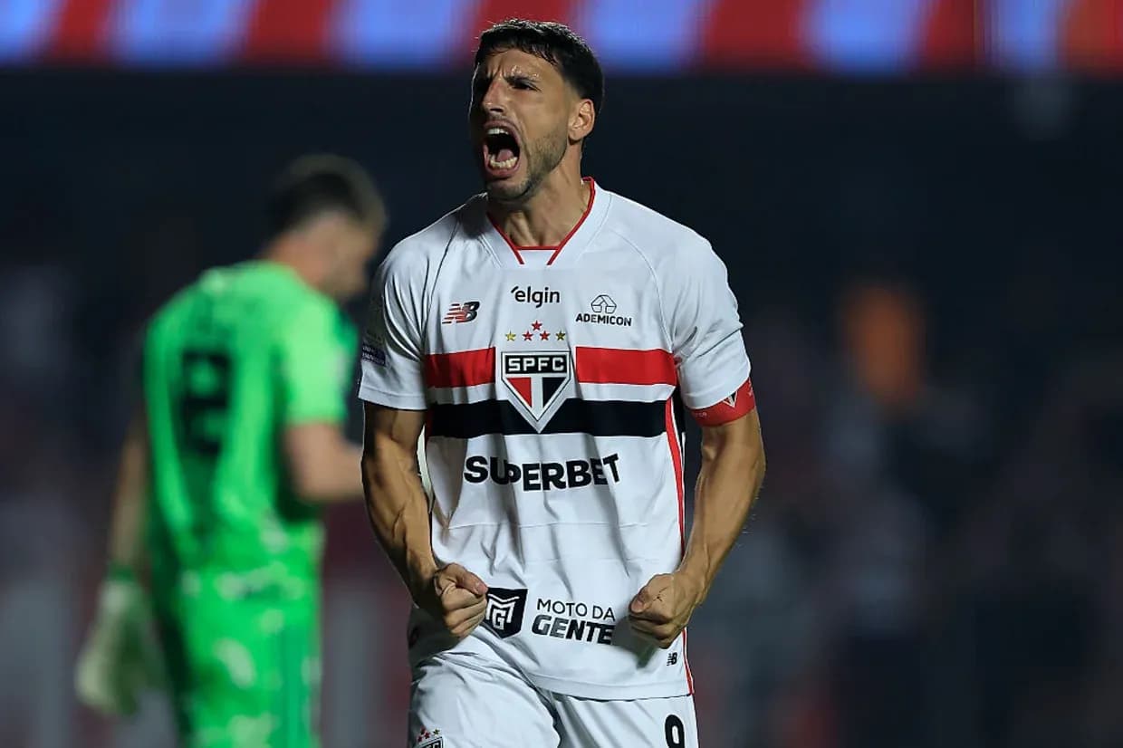 Jugador de Sao Paulo celebrando un gol
