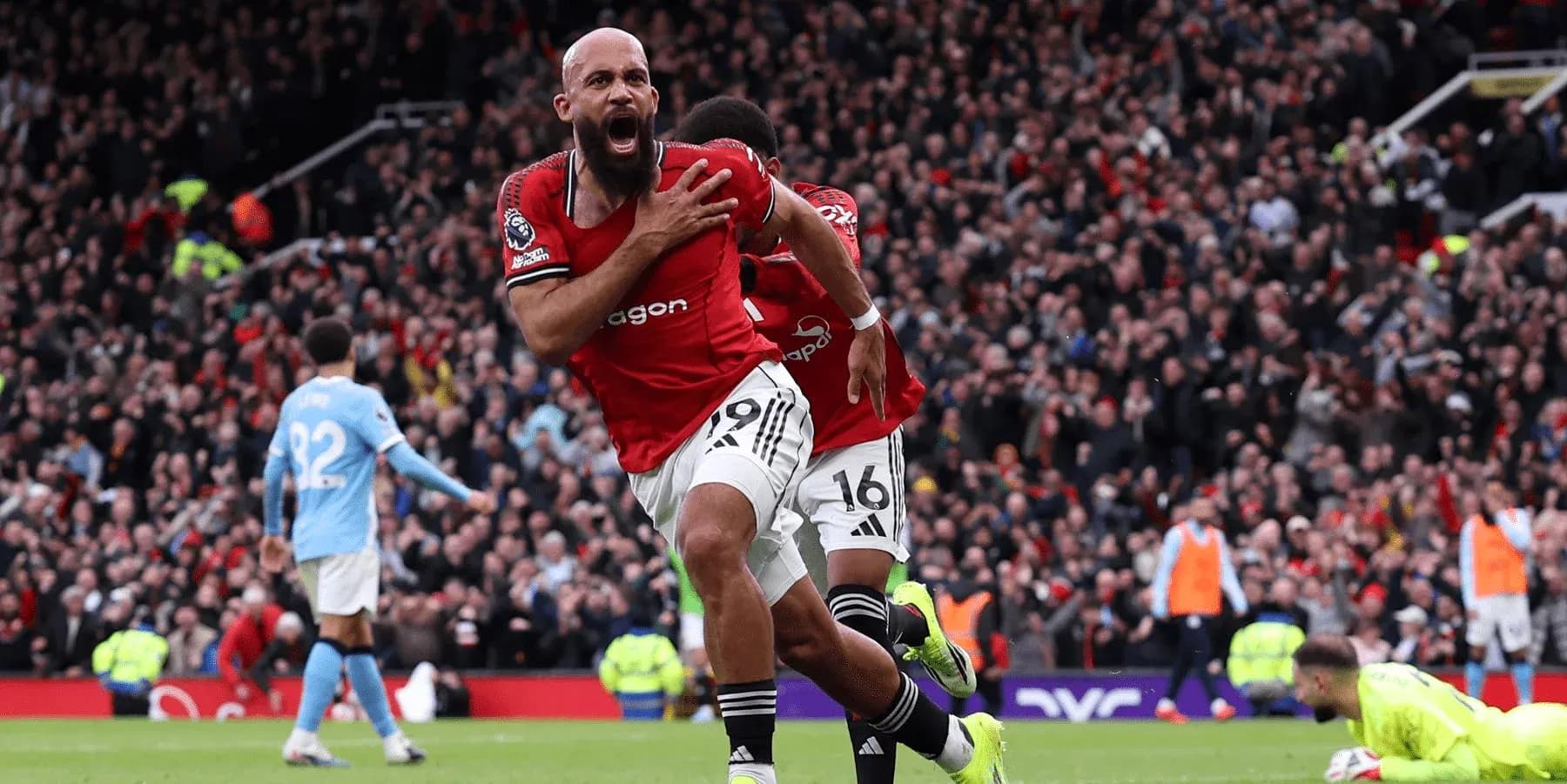 Celebración de gol de jugador del Manchester United