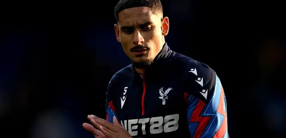 Jugador de Crystal Palace en el campo de juego