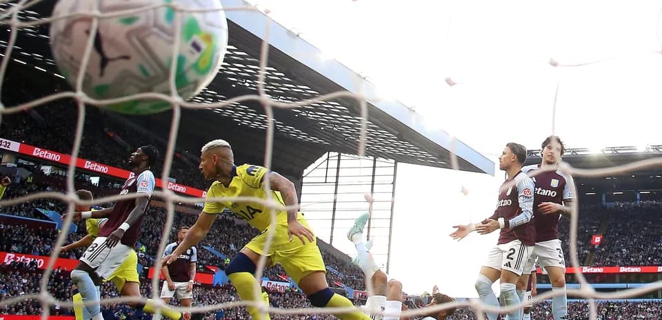 Gol de Tottenham en el partido contra Aston Villa