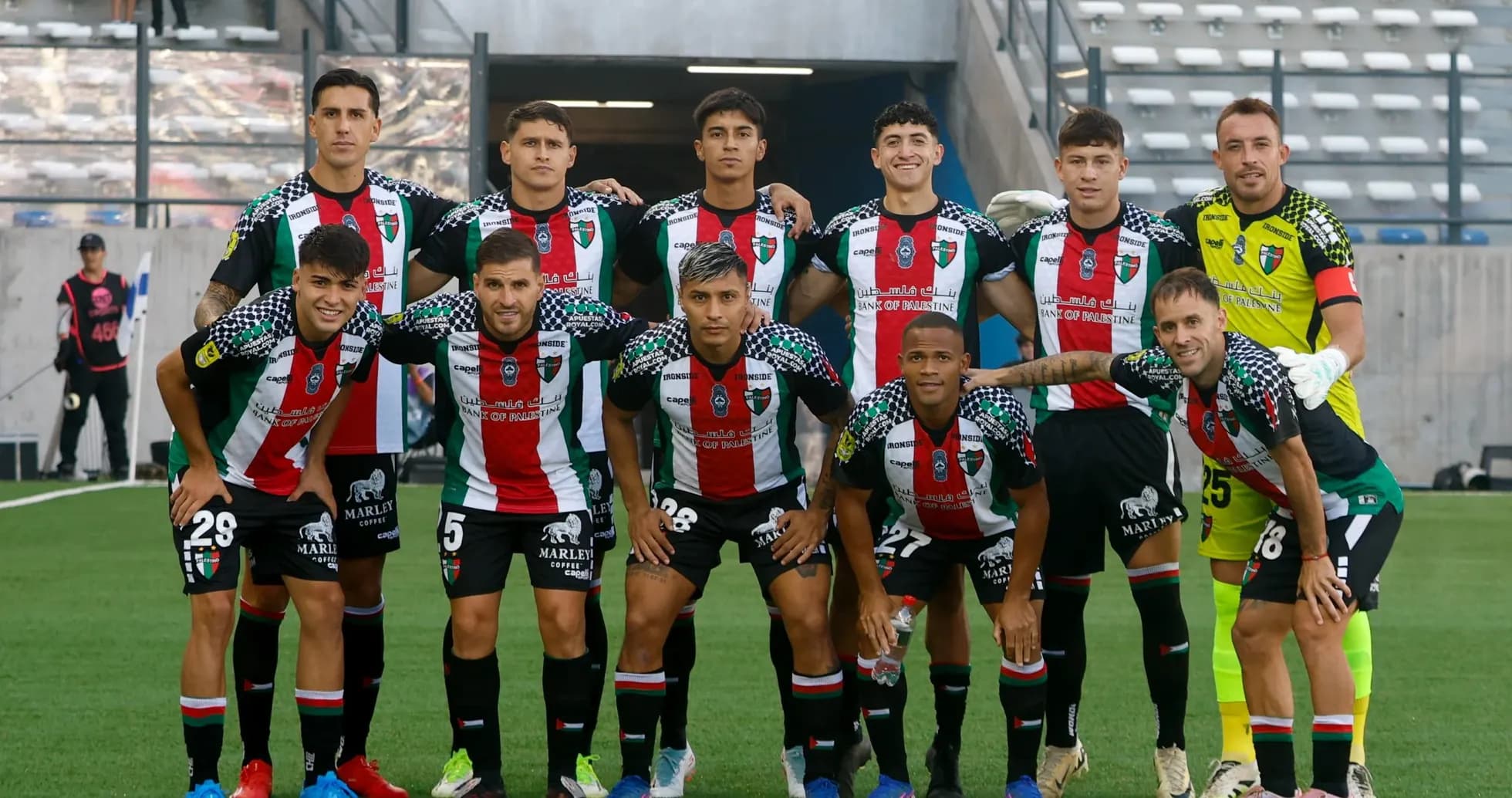 Equipo Palestino posando antes del partido