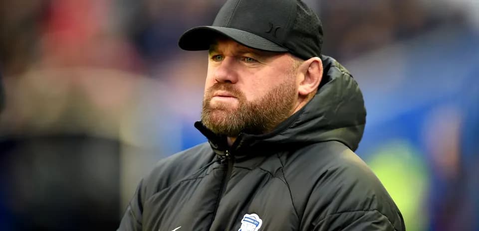 Entrenador de Birmingham City en la banda del campo