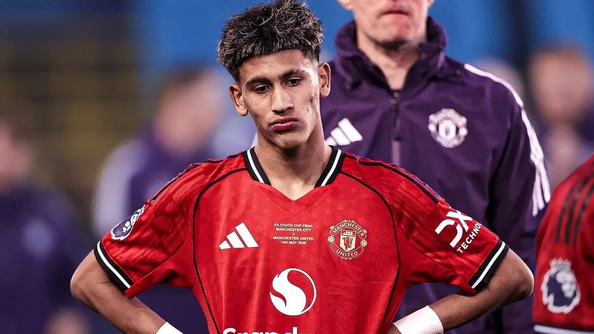 Jugador de Manchester United con camiseta roja después del partido