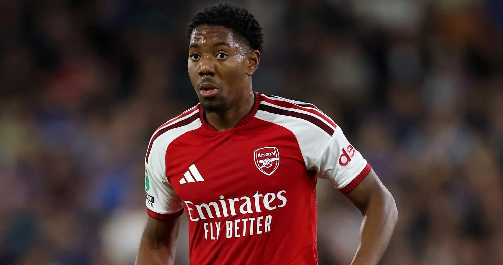 Jugador de Arsenal en acción durante el partido