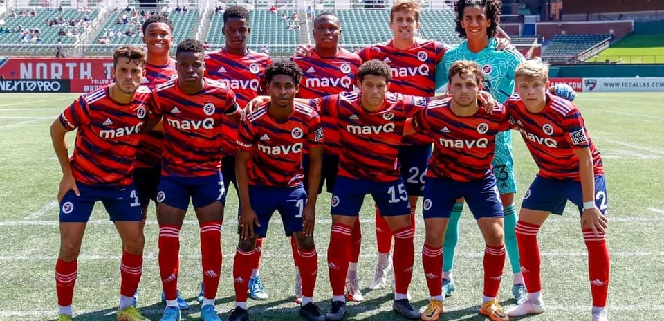 Equipo de North Texas en formación previa al partido