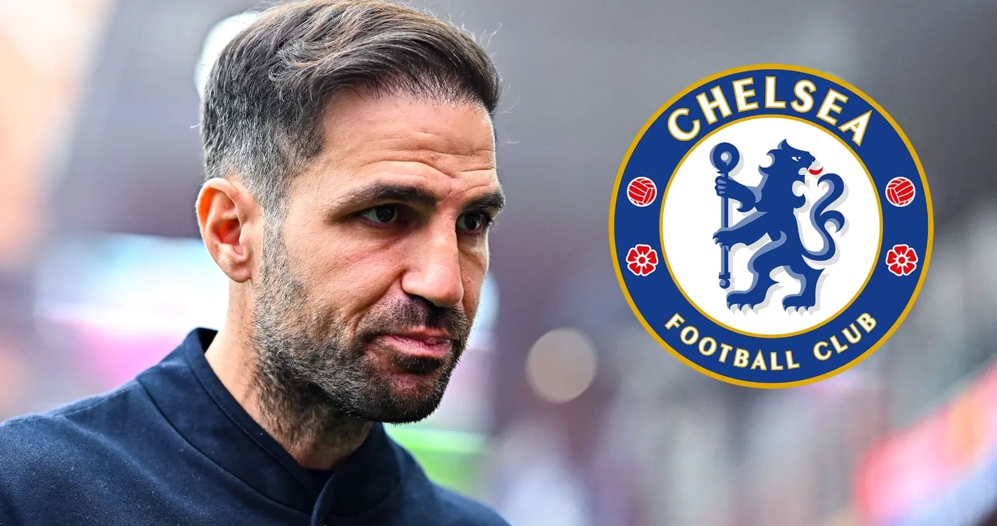 Jugador de fútbol con logo del Chelsea FC