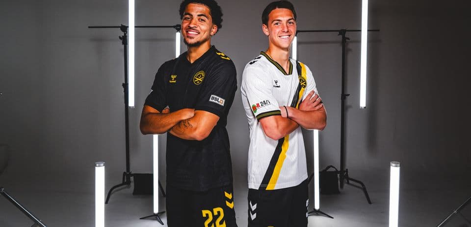 Jugadores de Charleston Battery y FC Tulsa posando