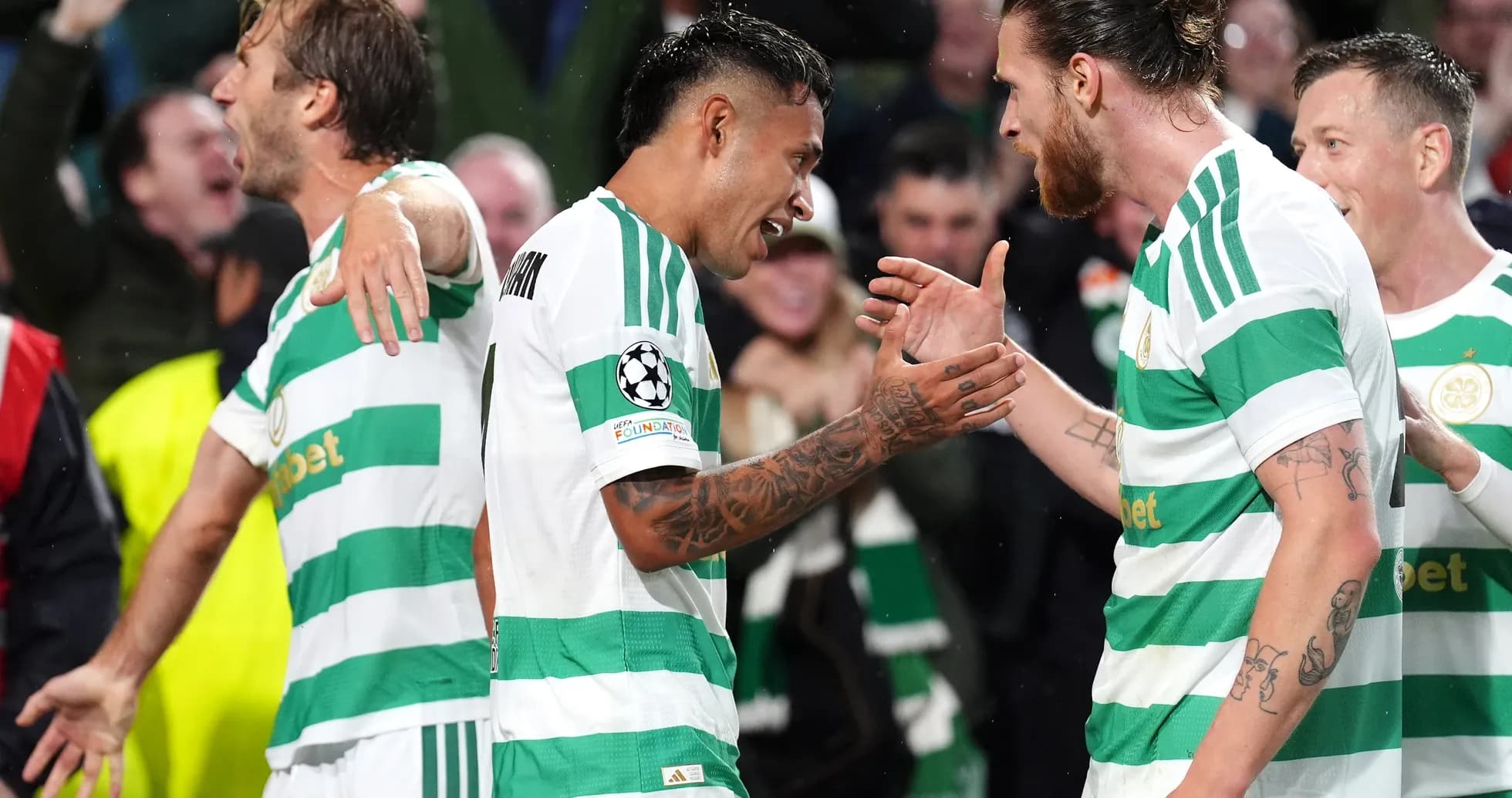 Jugadores del Celtic celebrando un gol