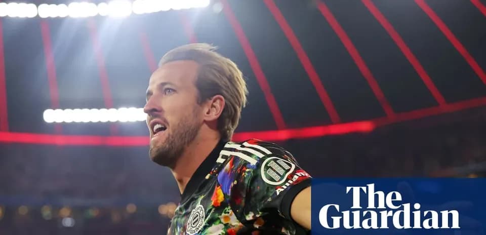 Jugador celebrando en el estadio con luces brillantes