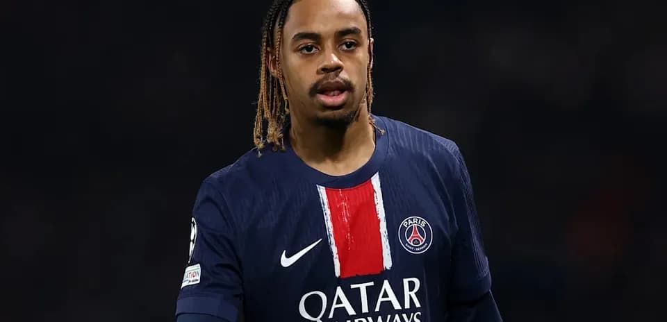 Jugador de PSG en el campo durante el partido