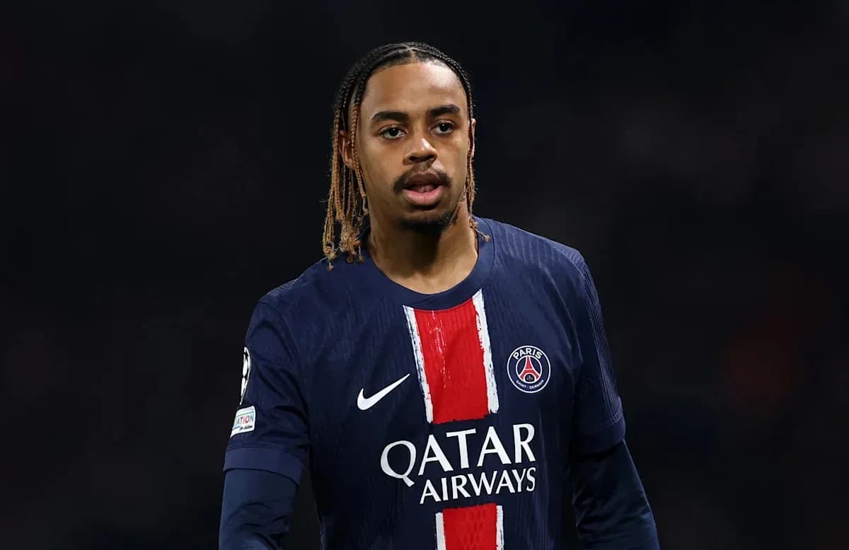 Jugador de PSG en el campo durante el partido