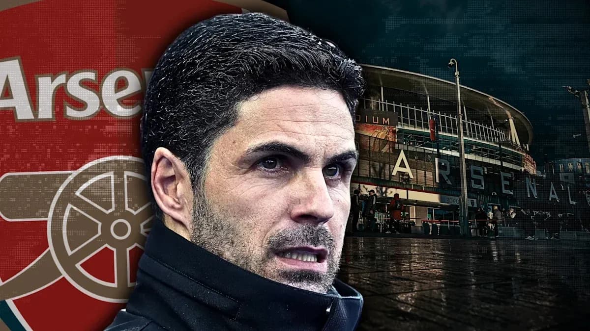Entrenador de Arsenal frente al estadio del club
