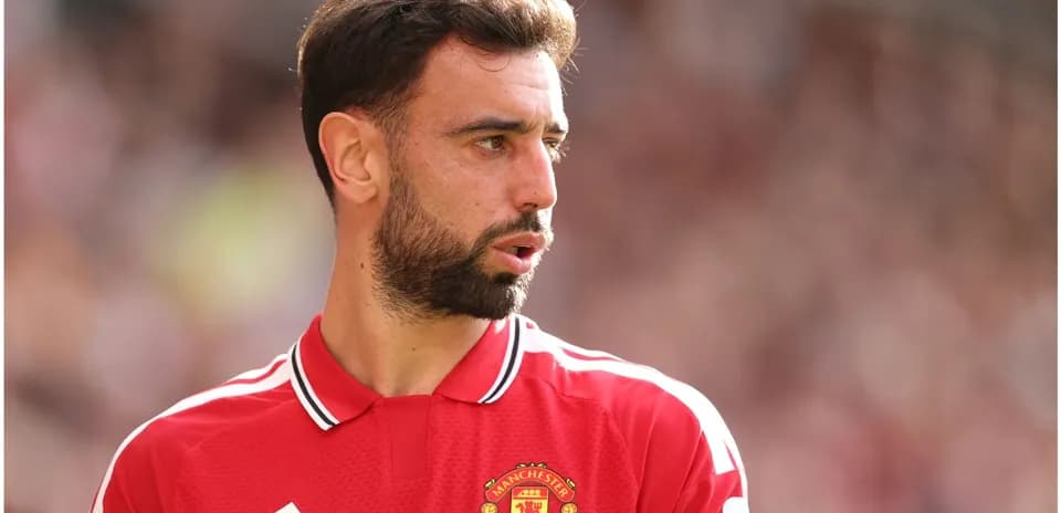 Jugador de Manchester United en camiseta roja