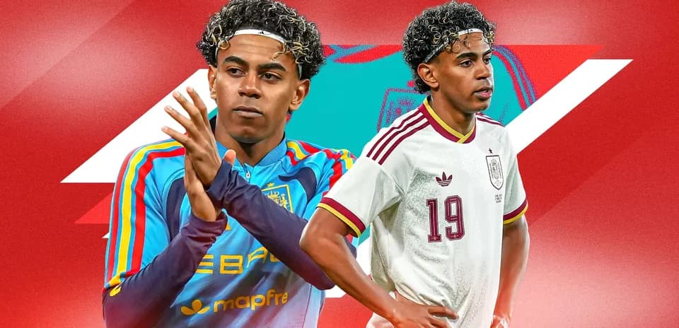 Jugador de fútbol en dos uniformes diferentes