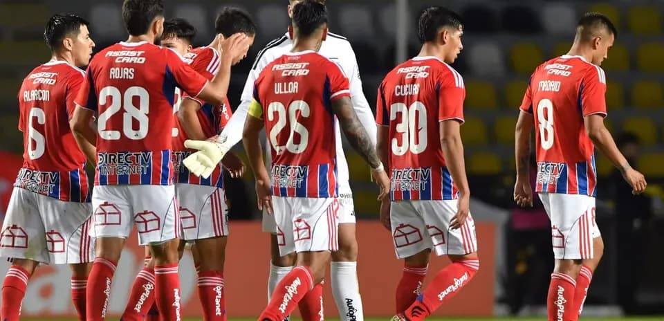 Jugadores de Nublense en el partido