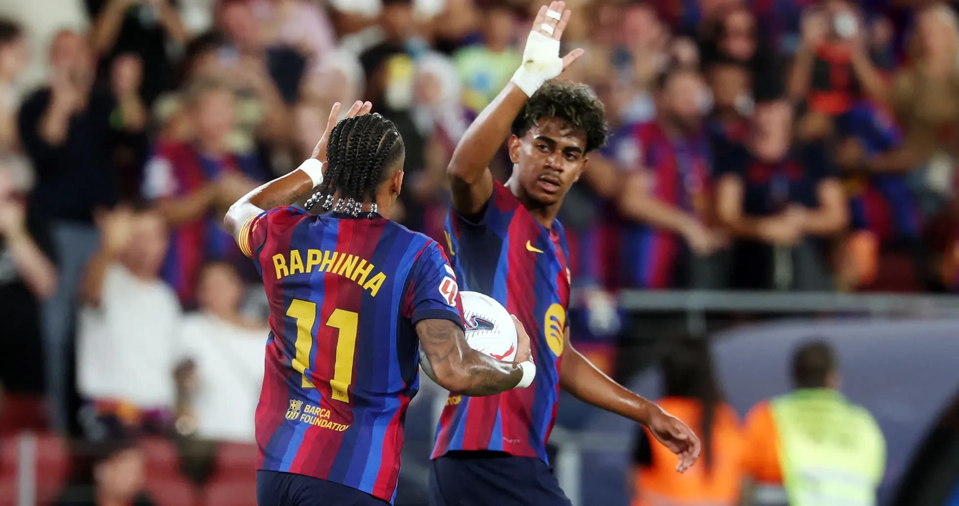 Jugadores de Barcelona celebrando un gol en el estadio