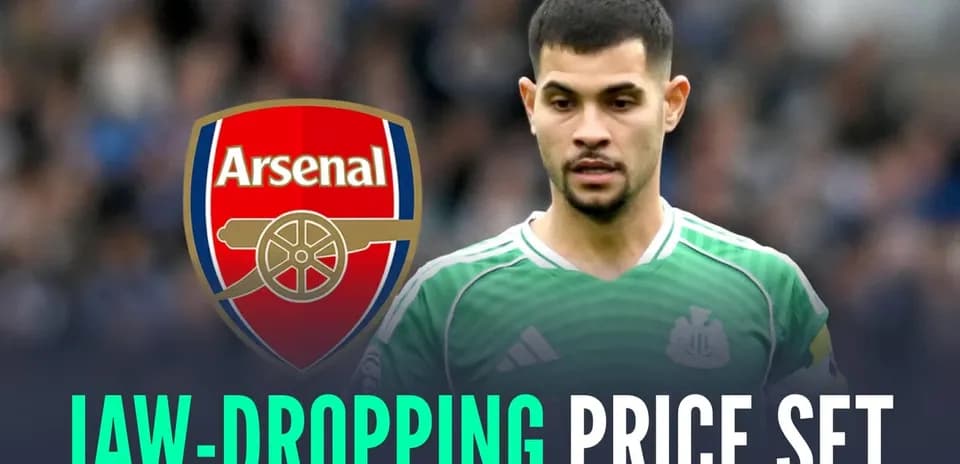 Jugador de Newcastle con camiseta verde frente a logo de Arsenal